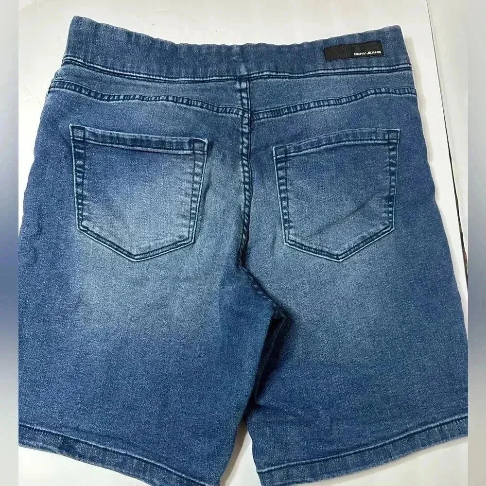 DKNY Jeans Women's Comfort Stretch Pull-On Bermuda Short - Picture 3 of 8